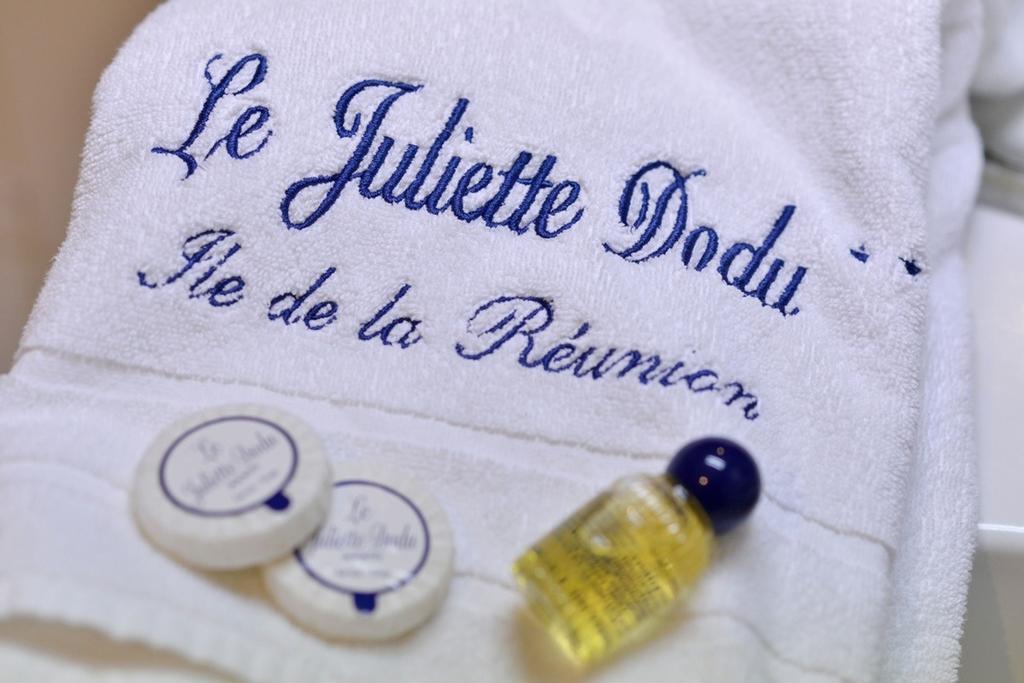 فندق Le Juliette Dodu- Le Charme D'Un Monument Historique سان دوني المظهر الخارجي الصورة
